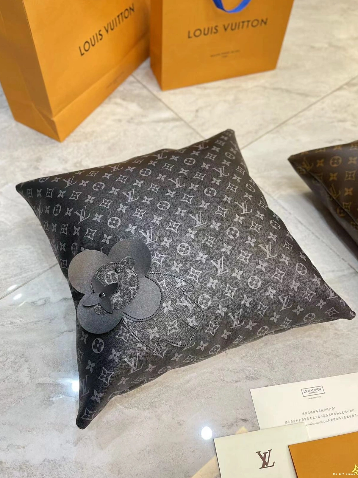 PILLOW LV VIVIENNE CUSTOM 0817